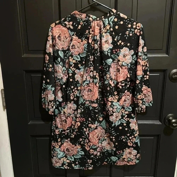 Floral Sheer Top - Picture 5 of 6